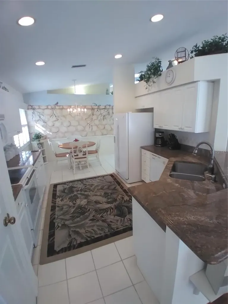 7476 Eleanor Circle Sarasota FL 34243