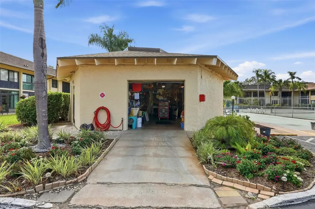 12300 Vonn Road Largo FL 33774