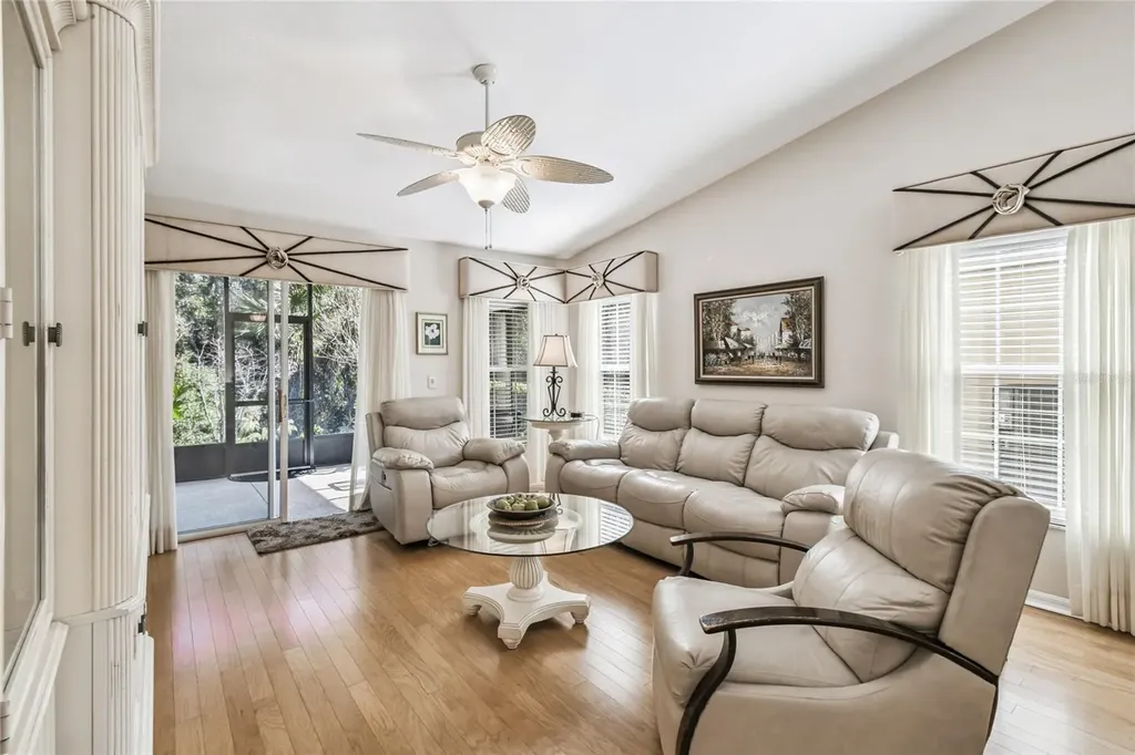 513 Vineyard Way Poinciana FL 34759