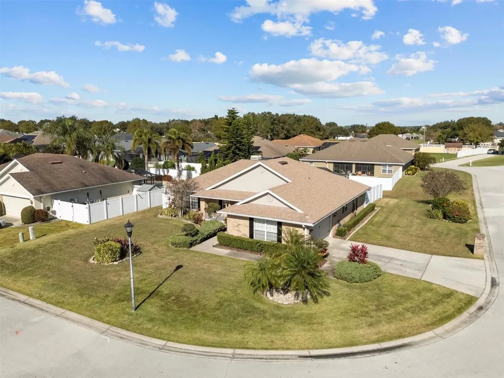 1585 Doves View Circle Auburndale FL 33823