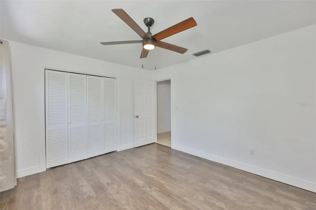 1667 N Dakota Avenue NE St Petersburg FL 33703