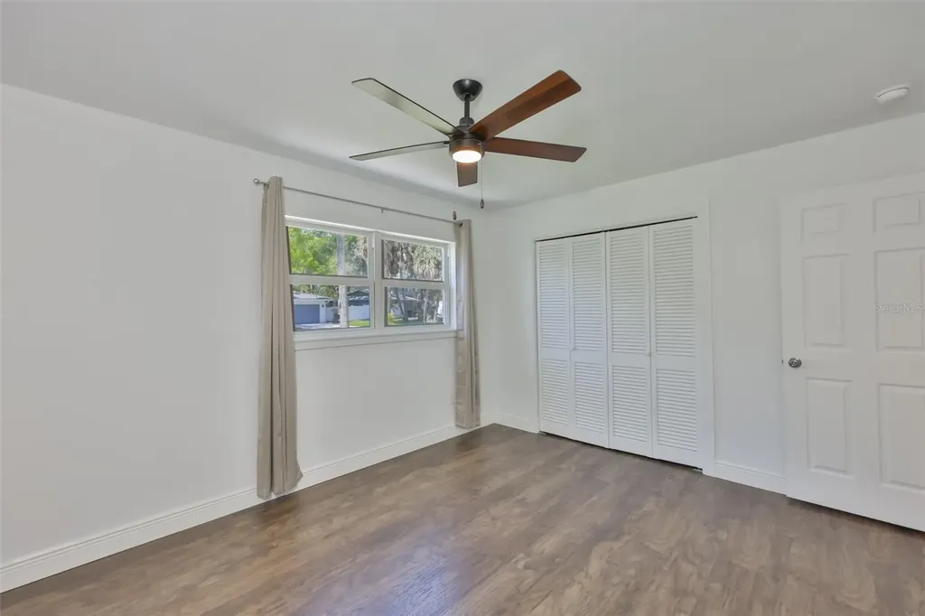 1667 N Dakota Avenue NE St Petersburg FL 33703