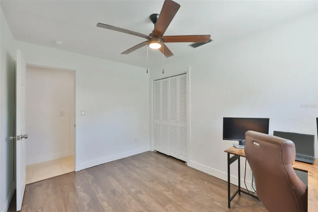 1667 N Dakota Avenue NE St Petersburg FL 33703