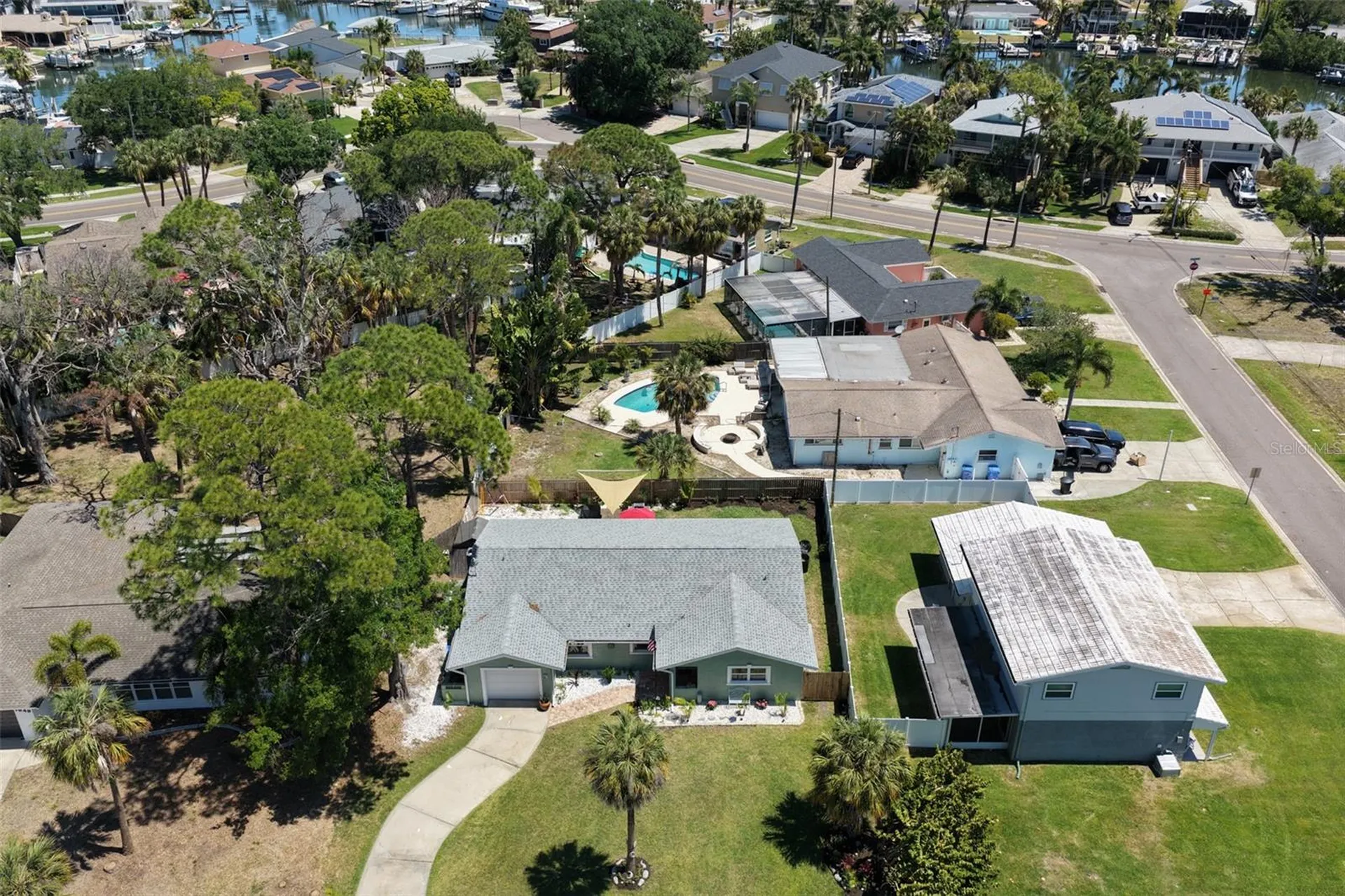 1667 N Dakota Avenue NE St Petersburg FL 33703