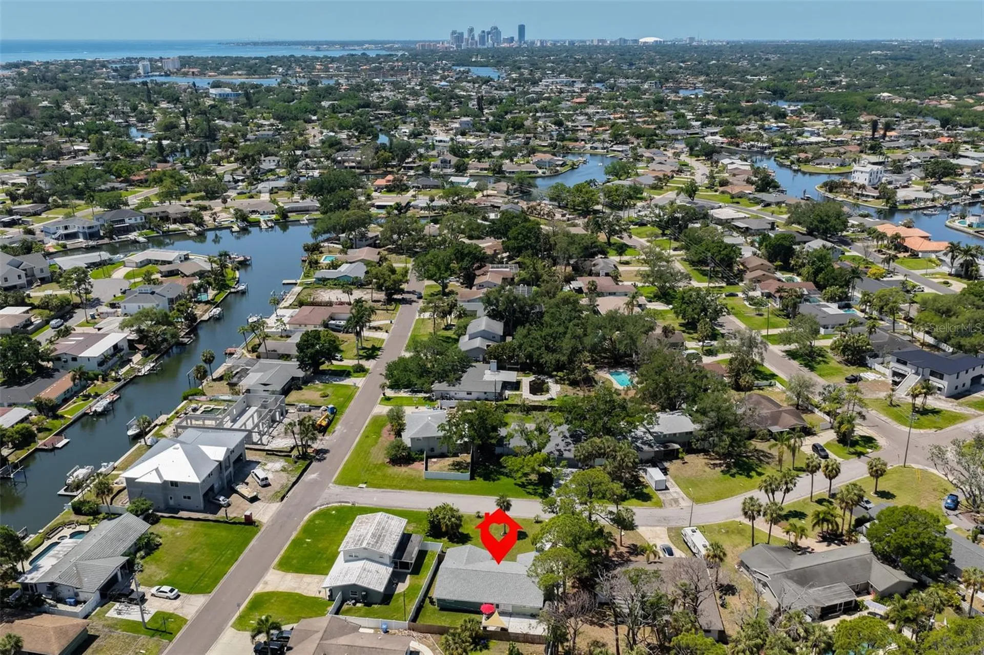 1667 N Dakota Avenue NE St Petersburg FL 33703