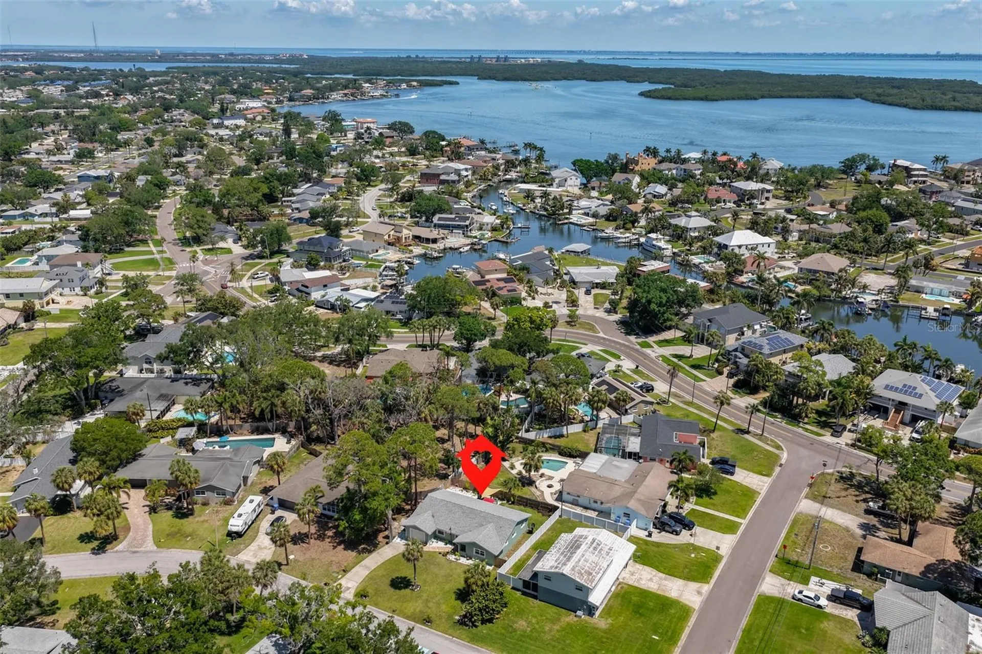 1667 N Dakota Avenue NE St Petersburg FL 33703