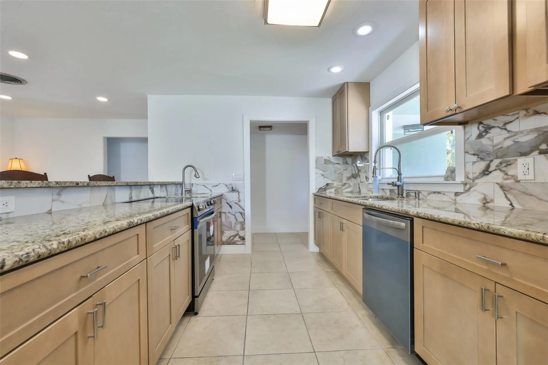 1667 N Dakota Avenue NE St Petersburg FL 33703