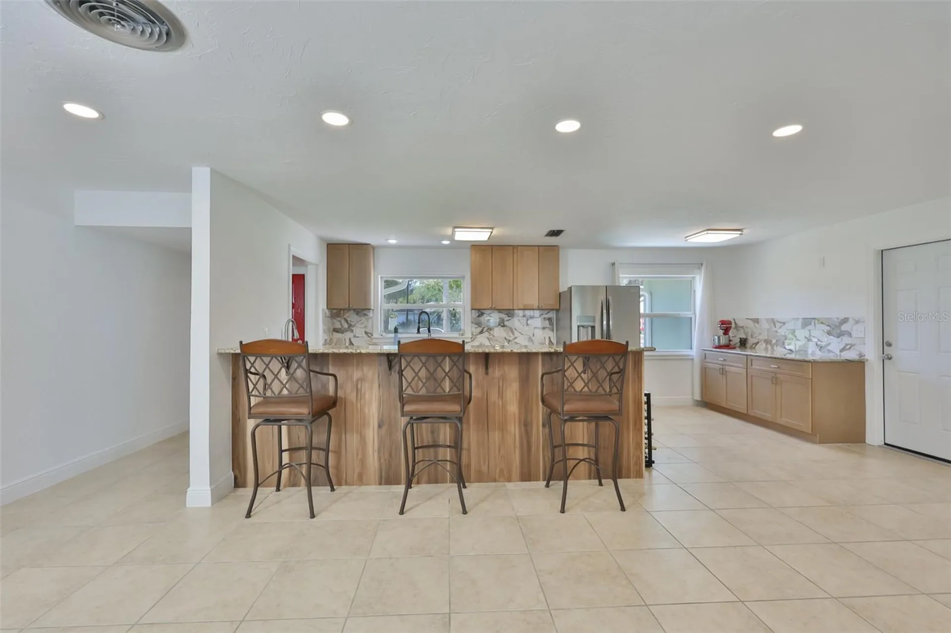 1667 N Dakota Avenue NE St Petersburg FL 33703
