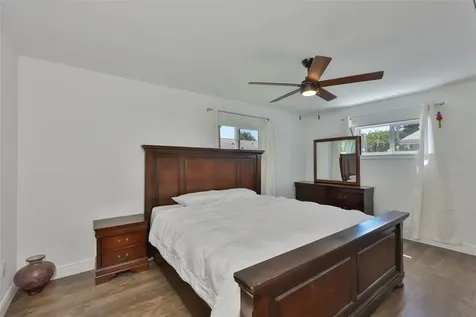 1667 N Dakota Avenue NE St Petersburg FL 33703