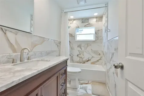 1667 N Dakota Avenue NE St Petersburg FL 33703