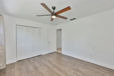 1667 N Dakota Avenue NE St Petersburg FL 33703