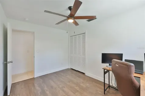 1667 N Dakota Avenue NE St Petersburg FL 33703
