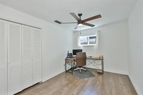 1667 N Dakota Avenue NE St Petersburg FL 33703