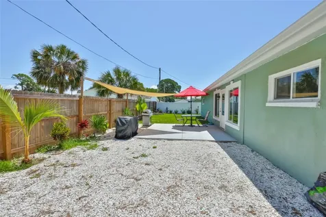 1667 N Dakota Avenue NE St Petersburg FL 33703