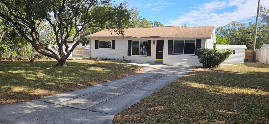7523 Meadowlawn Drive N St Petersburg FL 33702