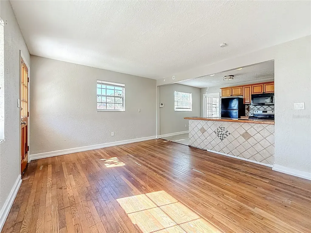 6295 3rd Avenue S St Petersburg FL 33707