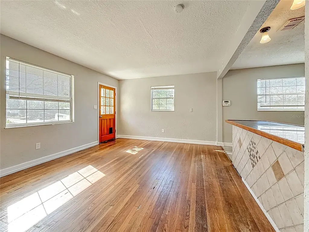 6295 3rd Avenue S St Petersburg FL 33707