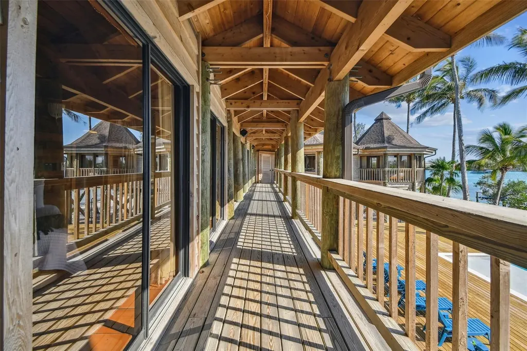 7147 La Lenaire Drive Longboat Key FL 34228