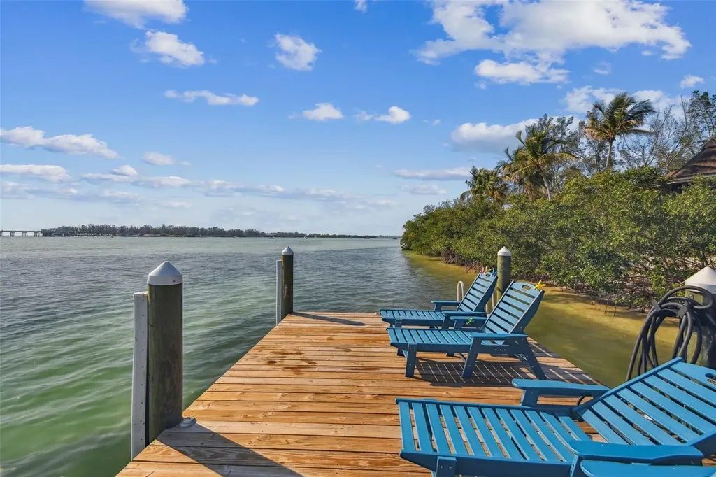 7147 La Lenaire Drive Longboat Key FL 34228