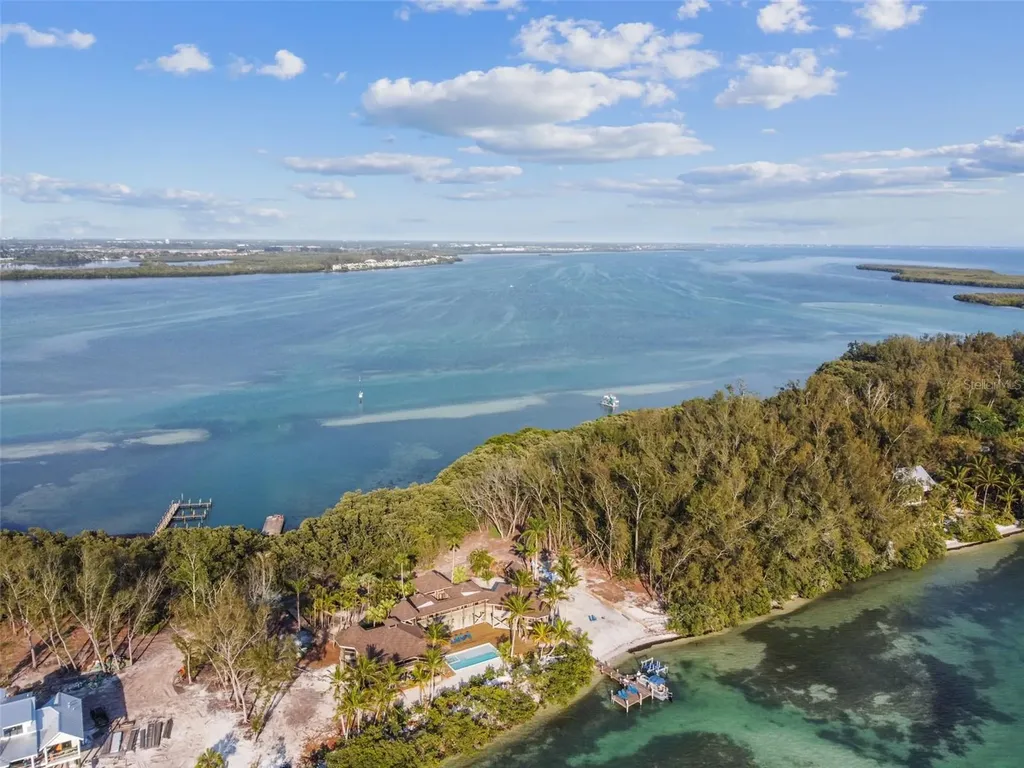 7147 La Lenaire Drive Longboat Key FL 34228