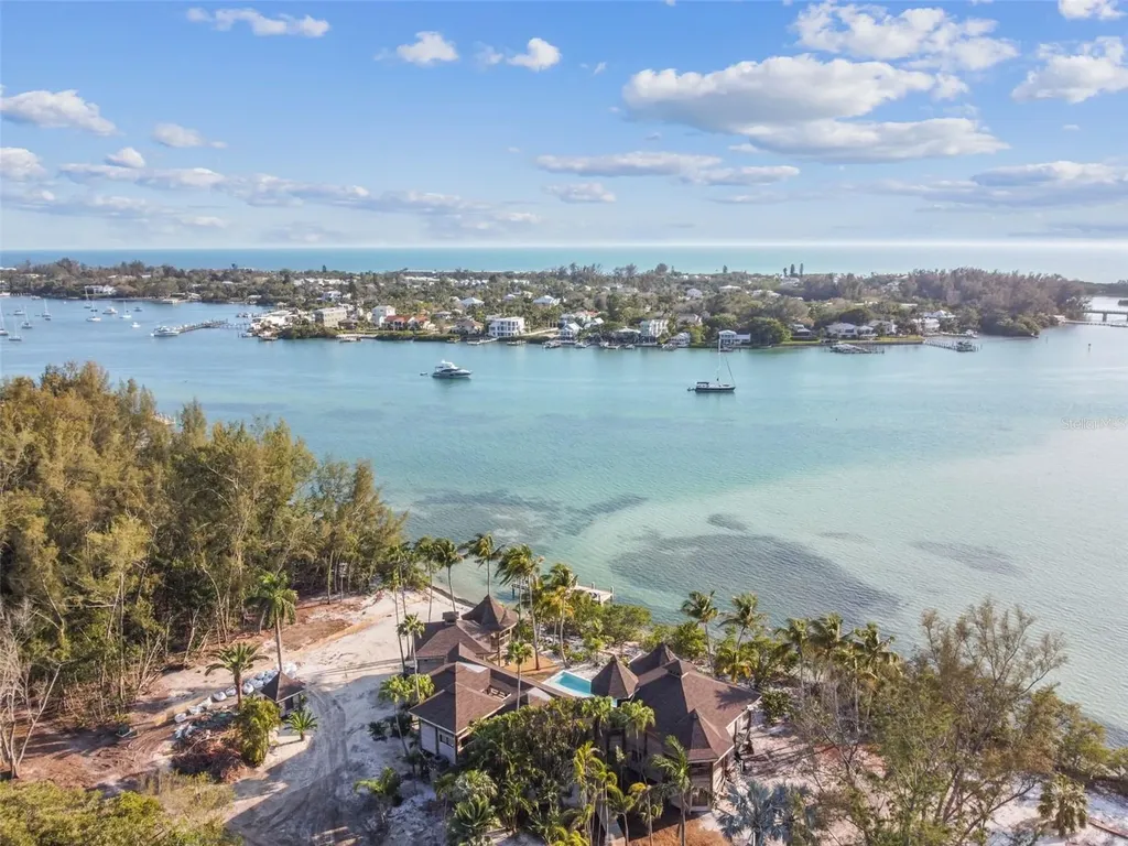 7147 La Lenaire Drive Longboat Key FL 34228