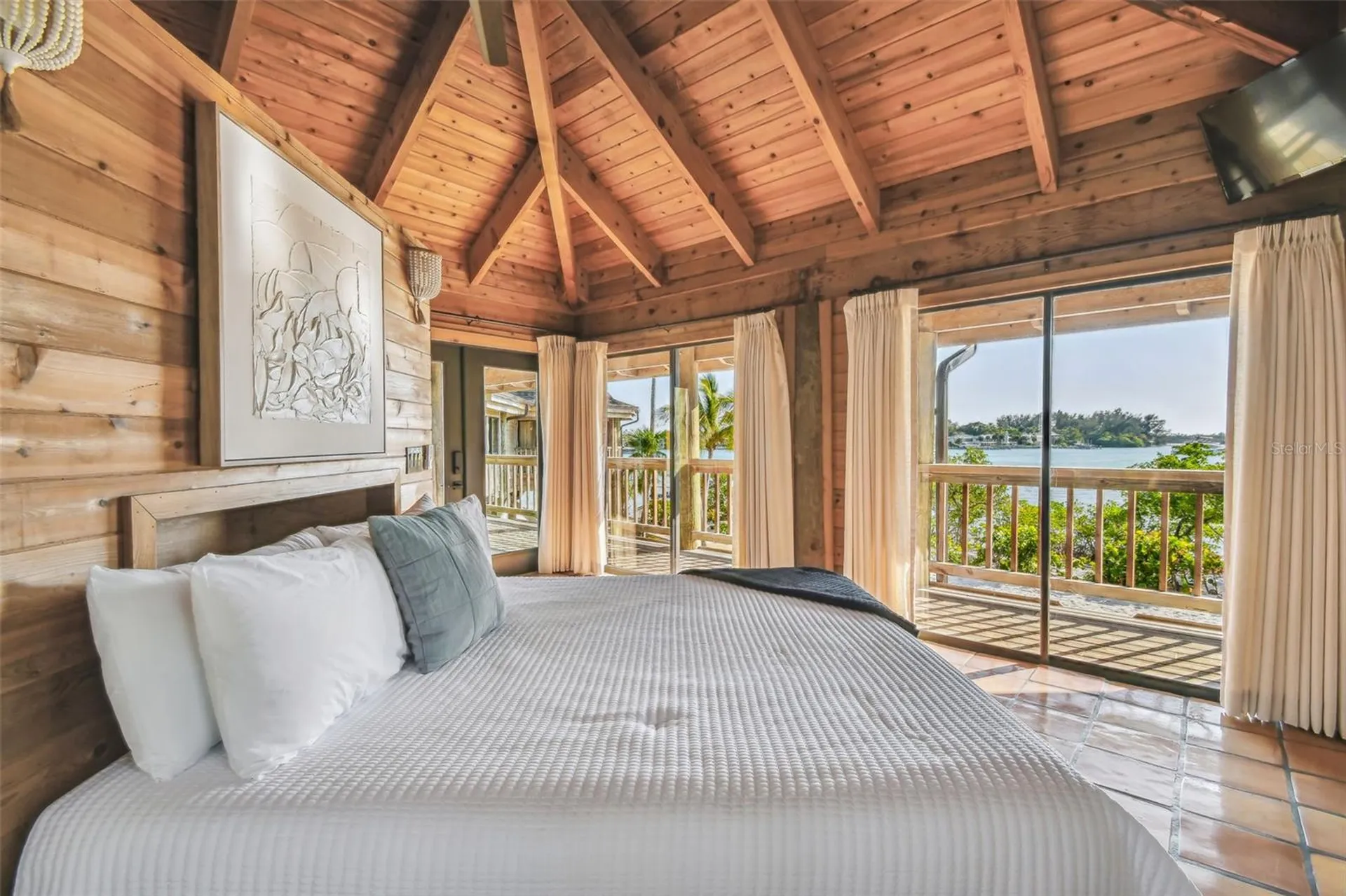 7147 La Lenaire Drive Longboat Key FL 34228