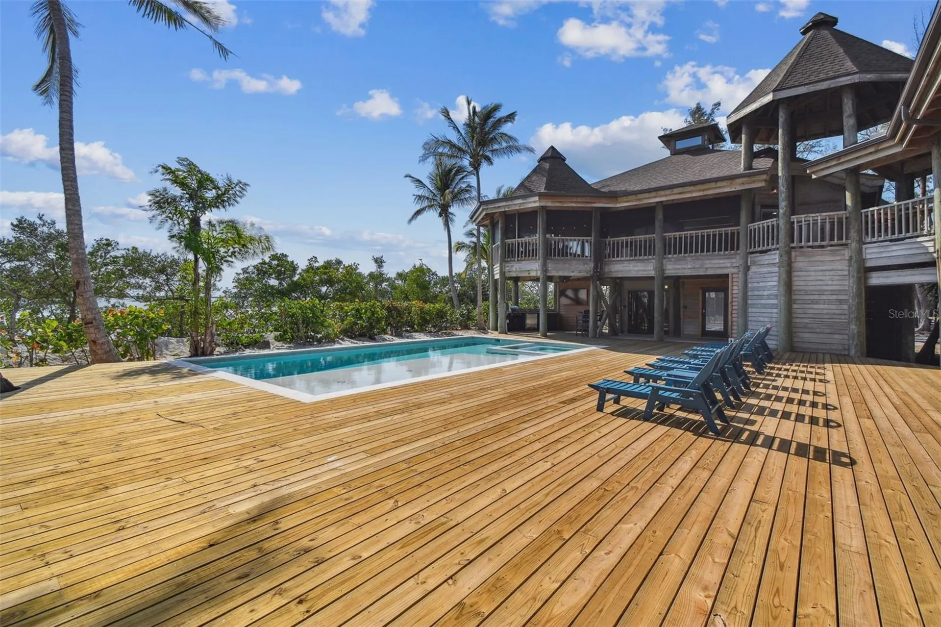7147 La Lenaire Drive Longboat Key FL 34228