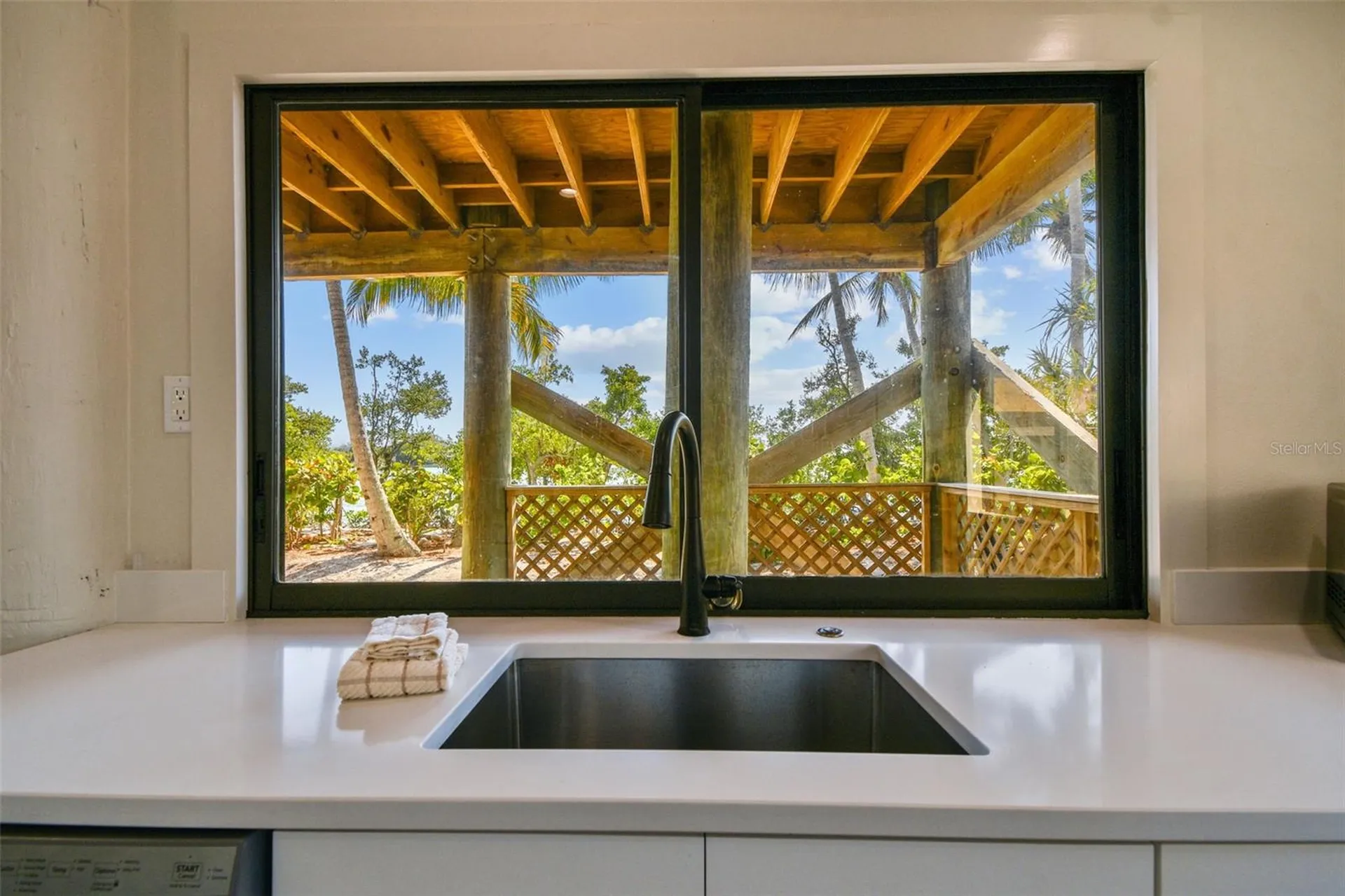 7147 La Lenaire Drive Longboat Key FL 34228