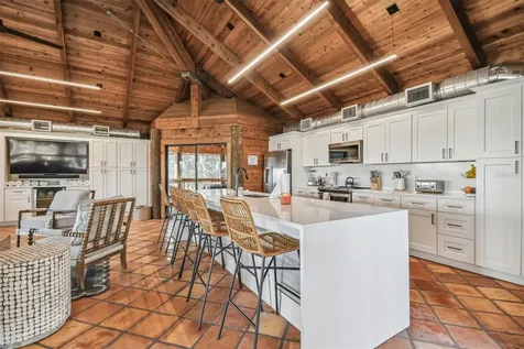 7147 La Lenaire Drive Longboat Key FL 34228