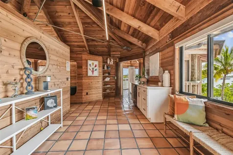 7147 La Lenaire Drive Longboat Key FL 34228