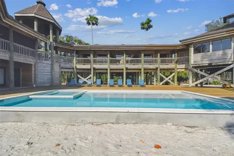 7147 La Lenaire Drive Longboat Key FL 34228
