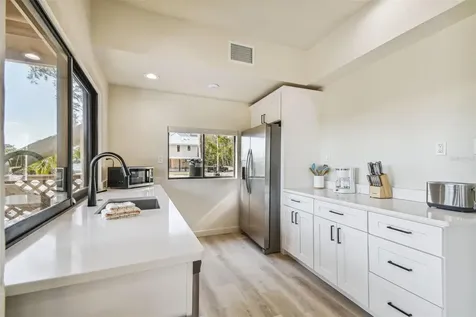 7147 La Lenaire Drive Longboat Key FL 34228