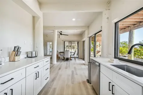 7147 La Lenaire Drive Longboat Key FL 34228