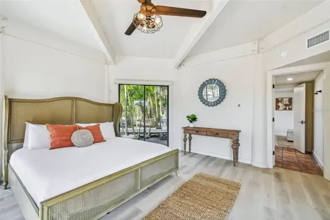 7147 La Lenaire Drive Longboat Key FL 34228