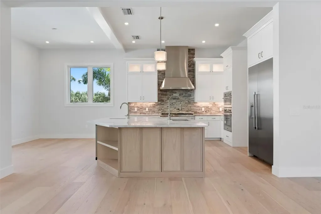 533 Venice Lane Sarasota FL 34242
