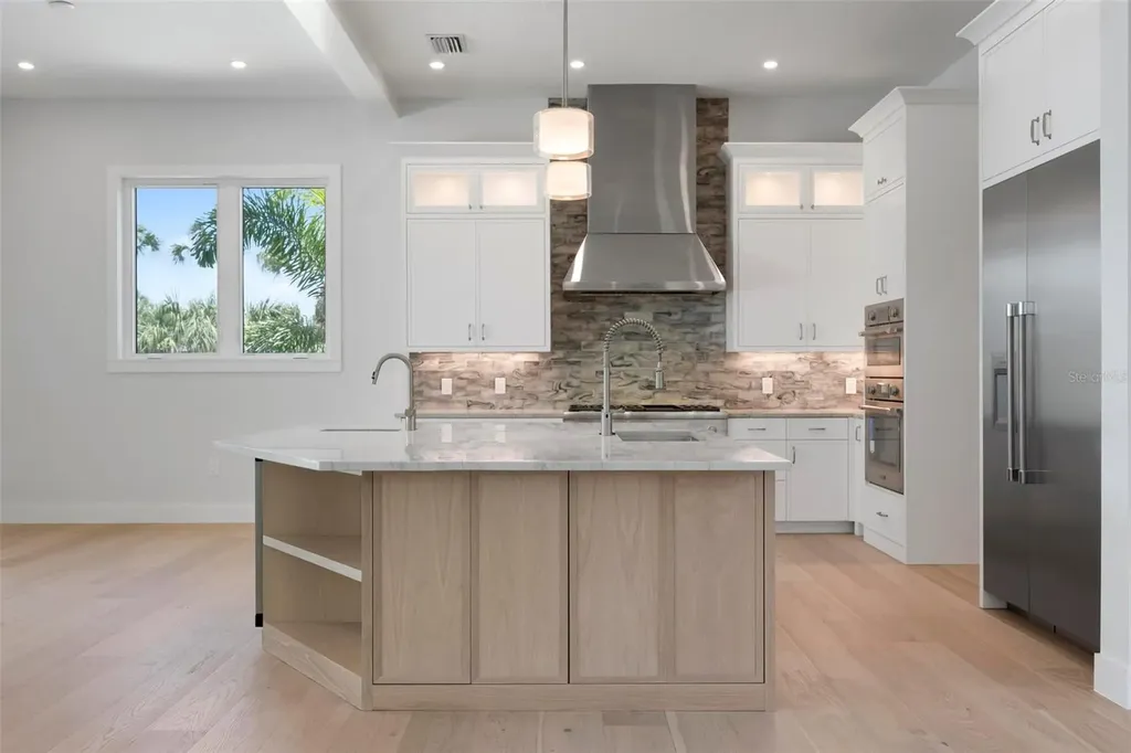 533 Venice Lane Sarasota FL 34242