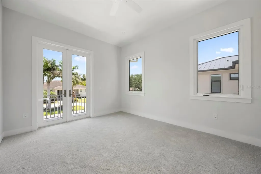 533 Venice Lane Sarasota FL 34242