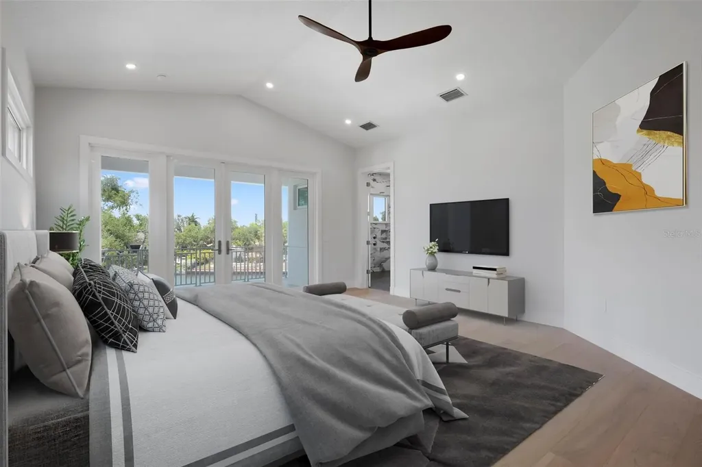 533 Venice Lane Sarasota FL 34242