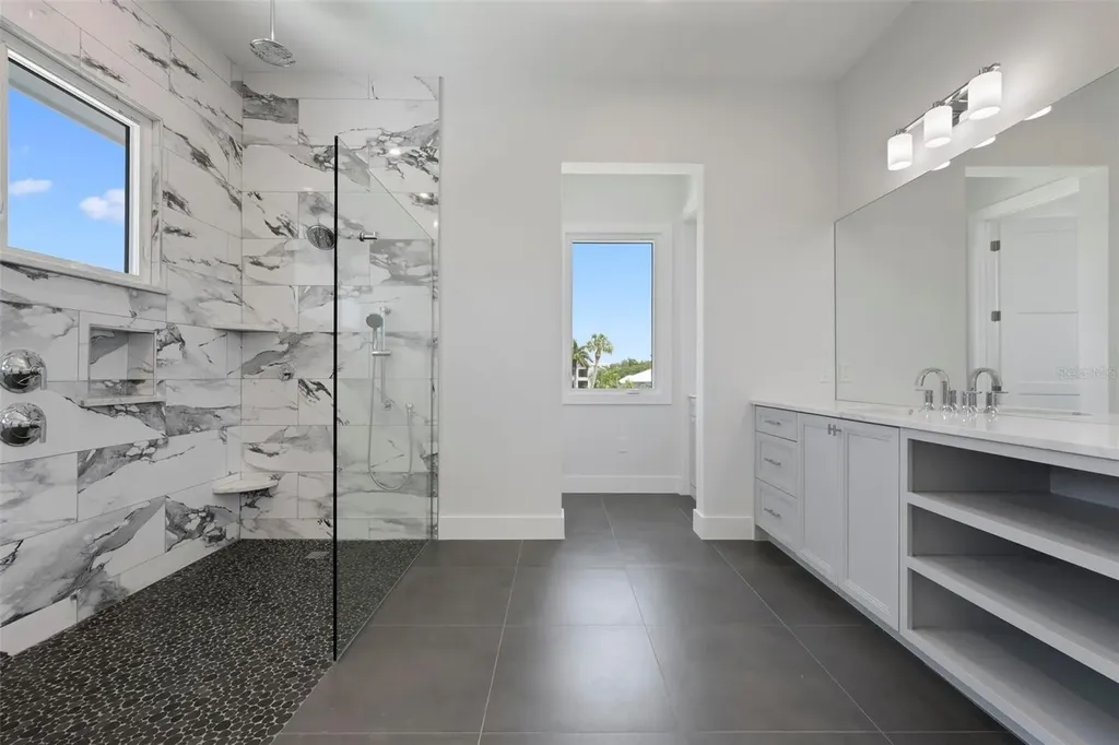 533 Venice Lane Sarasota FL 34242