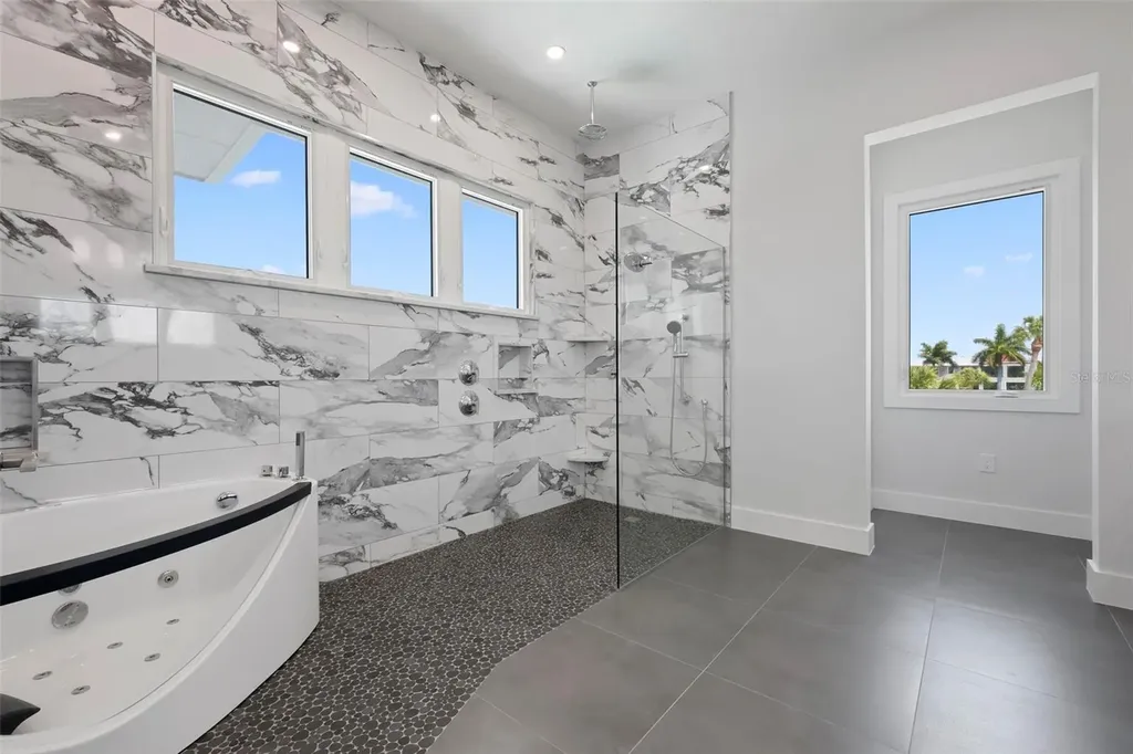 533 Venice Lane Sarasota FL 34242