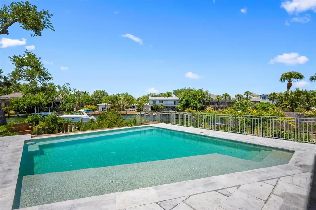 533 Venice Lane Sarasota FL 34242