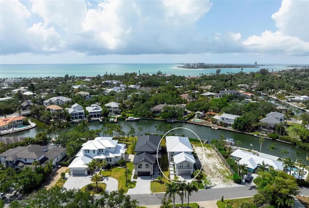 533 Venice Lane Sarasota FL 34242