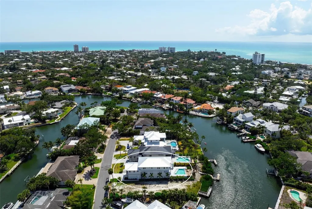 533 Venice Lane Sarasota FL 34242