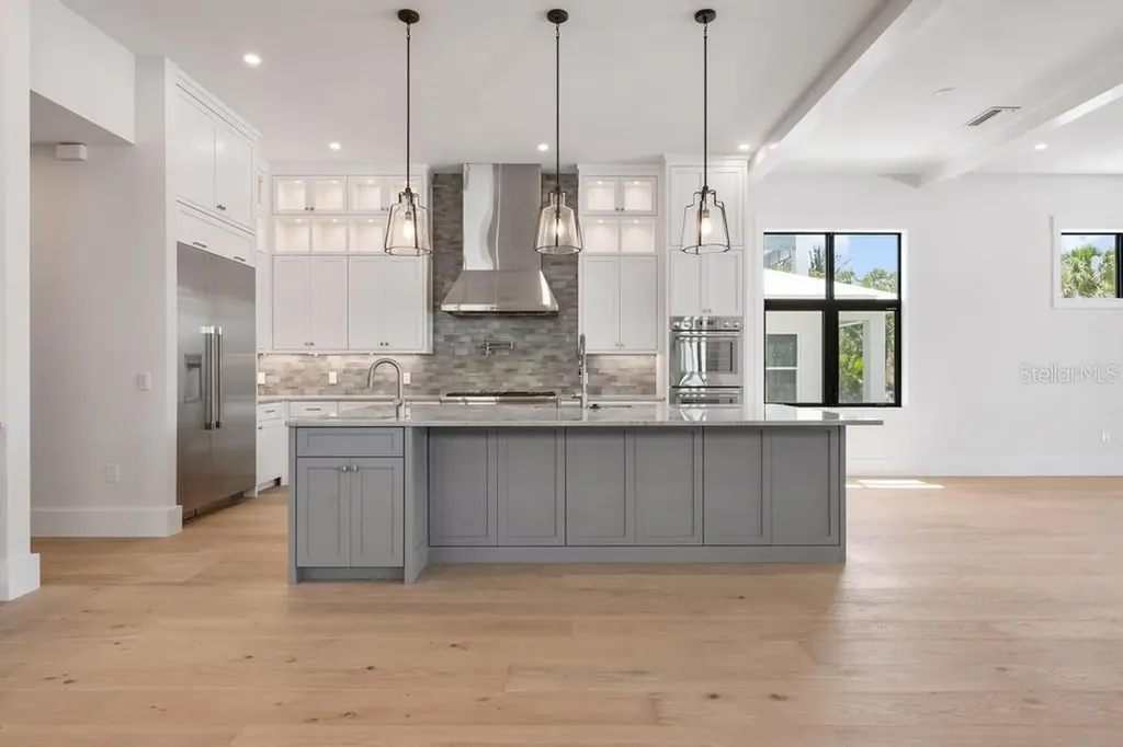 527 Venice Lane Sarasota FL 34242