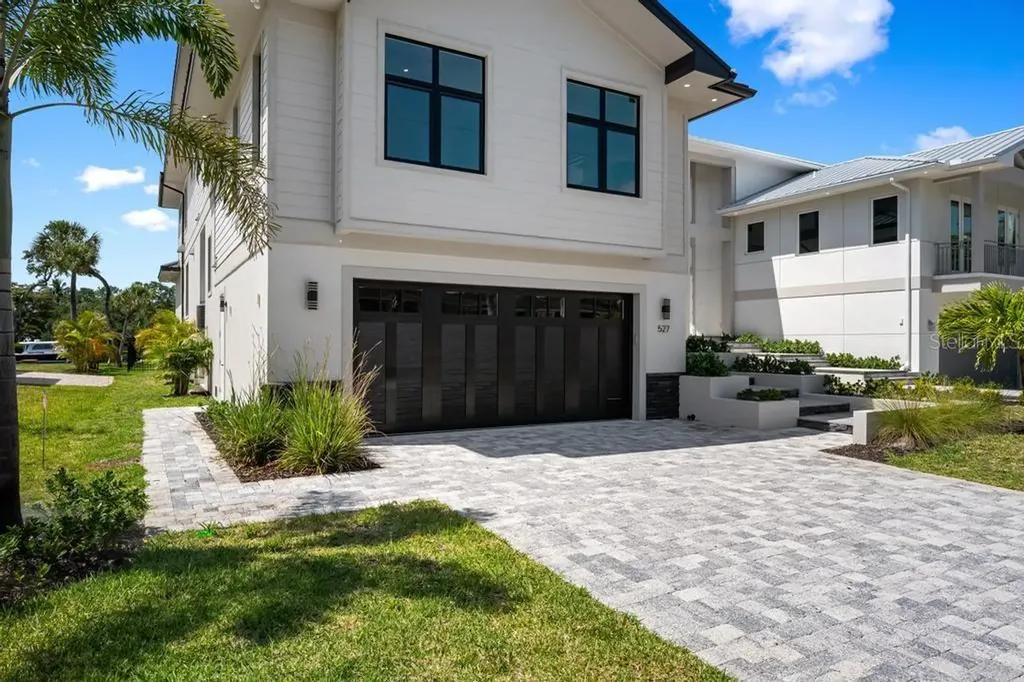 527 Venice Lane Sarasota FL 34242