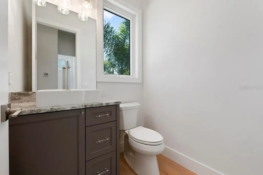 527 Venice Lane Sarasota FL 34242
