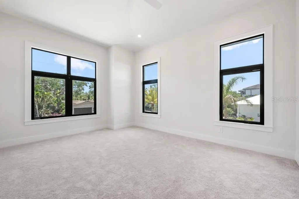 527 Venice Lane Sarasota FL 34242