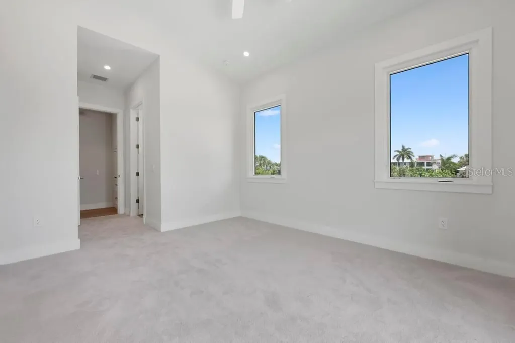527 Venice Lane Sarasota FL 34242