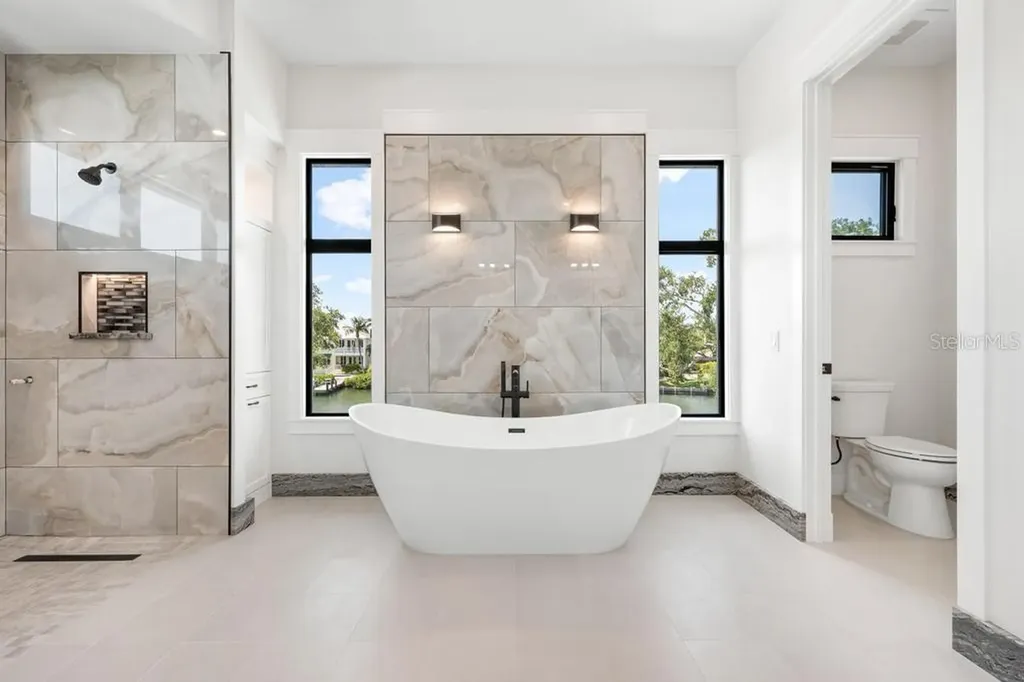 527 Venice Lane Sarasota FL 34242