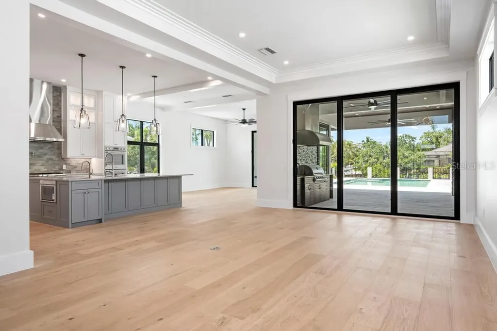 527 Venice Lane Sarasota FL 34242